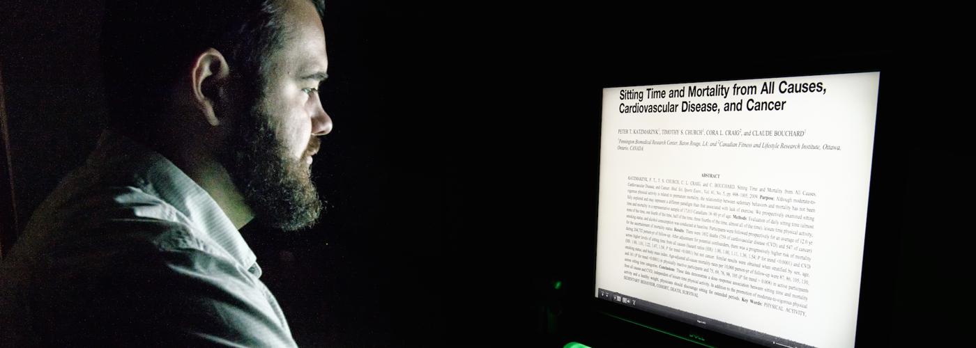 The health bar: a persuasive ambient display to improve the office worker’s well being